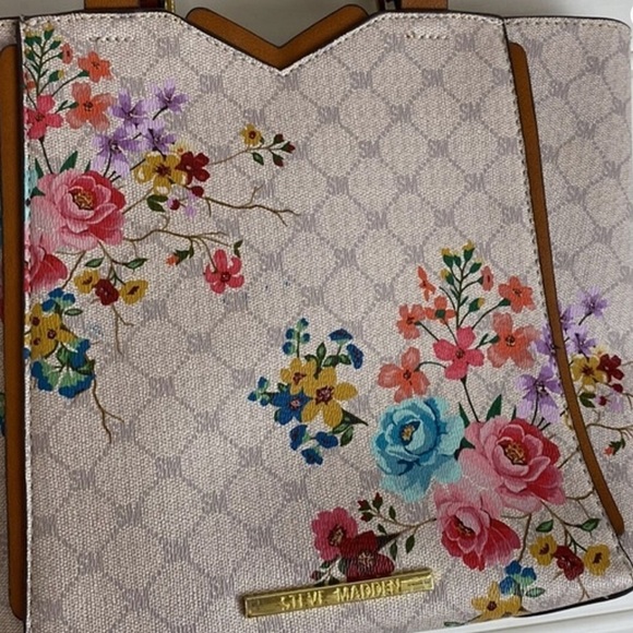 Steve Madden Bjapan floral crossbody bag - Picture 2 of 10